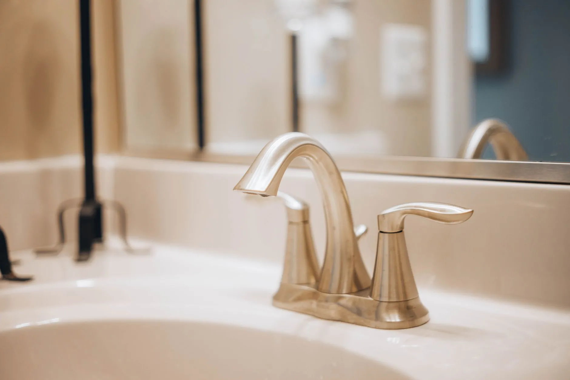 佛山塑料管件与管材产品中心：富仕林管业PE管系列对比